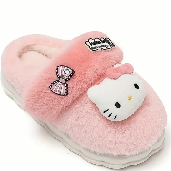 Hello kitty plush slippers NWT Size 8 - Picture 5 of 6
